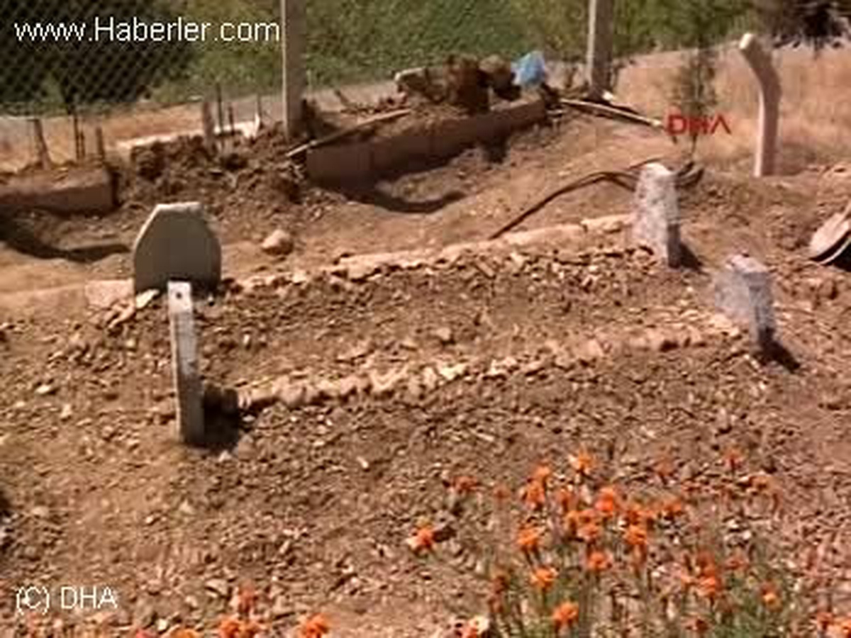 \'PKK\'ya Katılım\' Çatışmasında Ölen 8 Kişi Toprağa Verildi