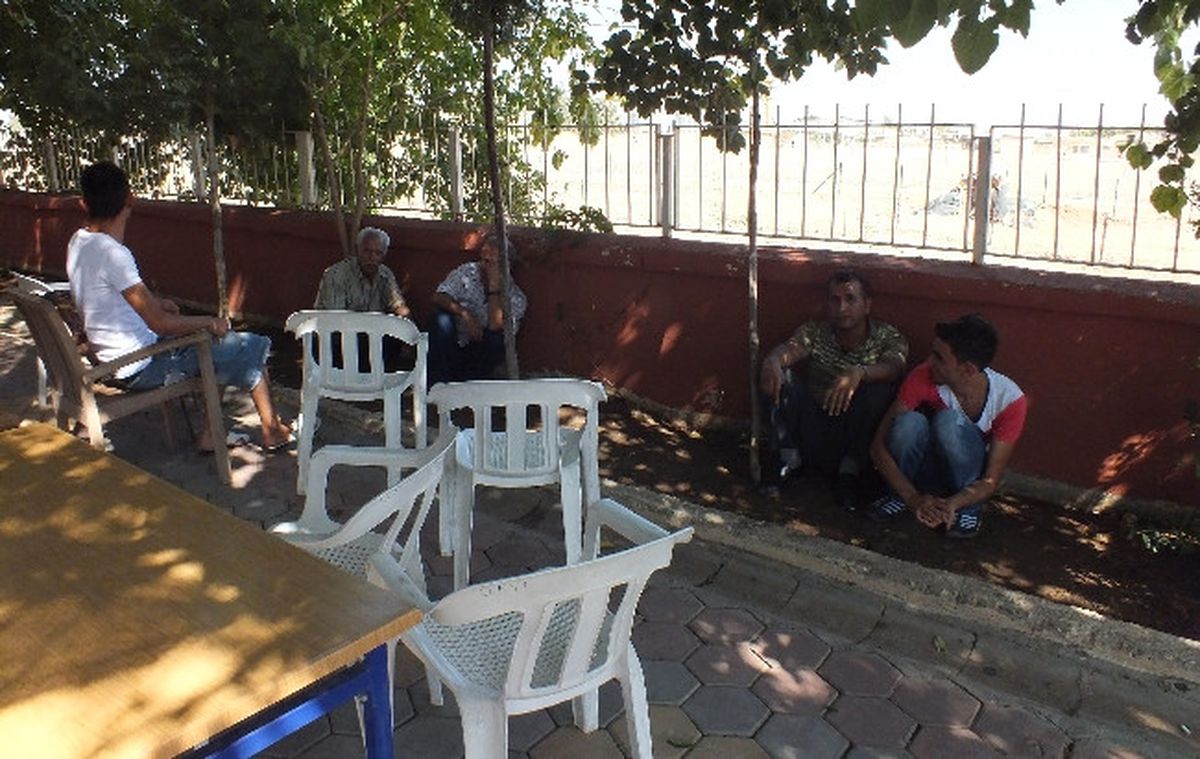 Polis, Ceylanpınar\'da Sınır Hattına Yaklaşanları Uyardı