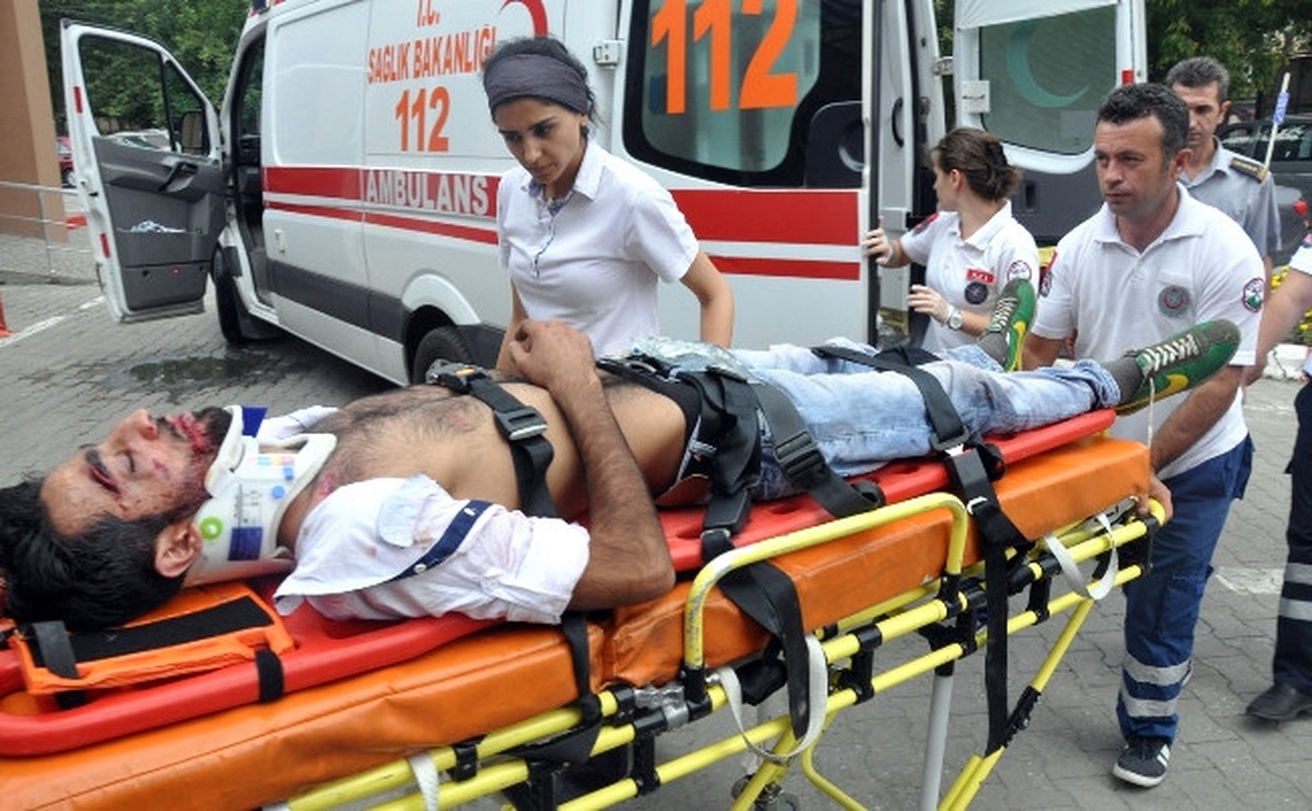 Tartıştığı Komşularına Kamyonetiyle Çarptı