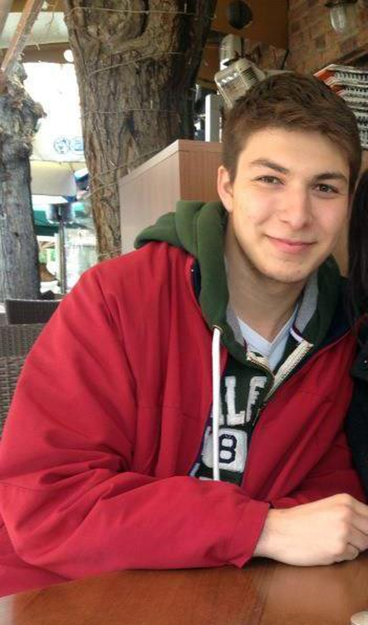 İzmir\'de Üniversiteli Genç Uyuşturucu Kurbanı Oldu