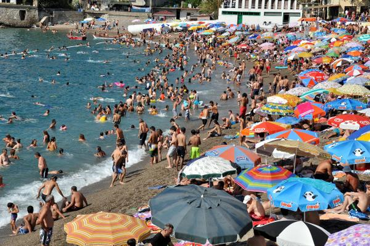Zonguldak\'ta Sahiller Dolup Taştı