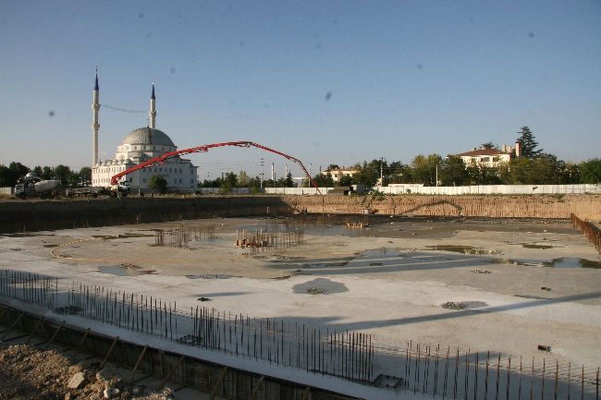 Afyonkarahisar\'a Modern Kapalı Pazar Yeri