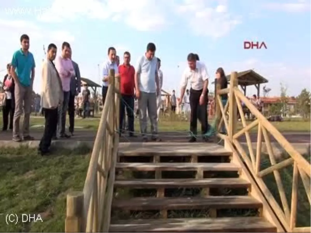 Afyonkarahisar Kalkınma Bakanı Cevdet Yılmaz Afyonkarahisar\'da Mola Verdi