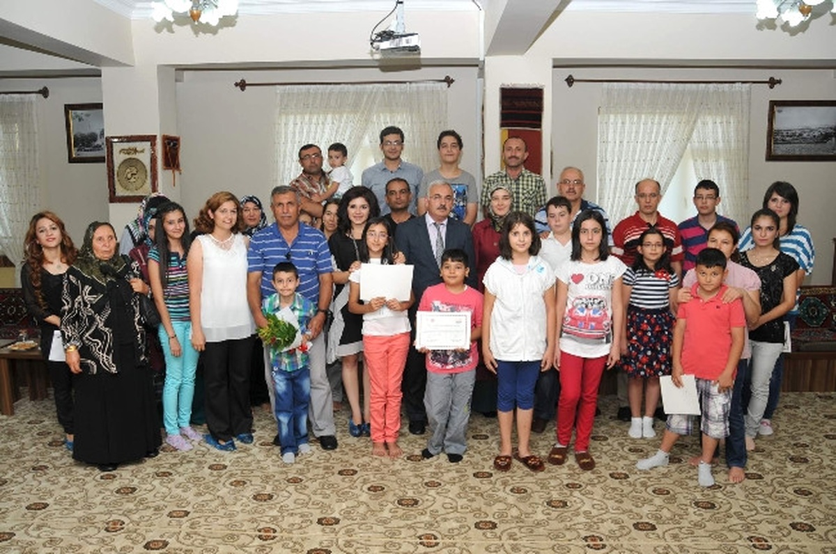 Aile Yaşam Merkezi Kursiyerleri \'Hızlı Okuma\' Sertifikalarını Aldı