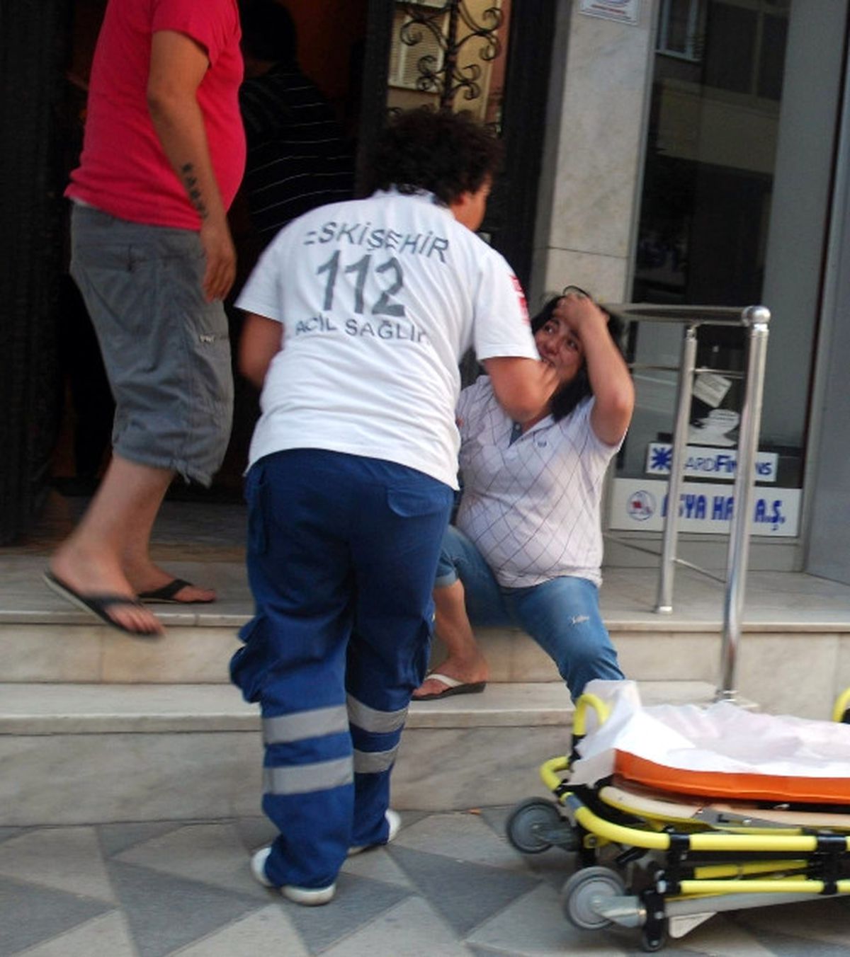 Balkondan Balkonuna Düşen Şahıs Hayatını Kaybetti