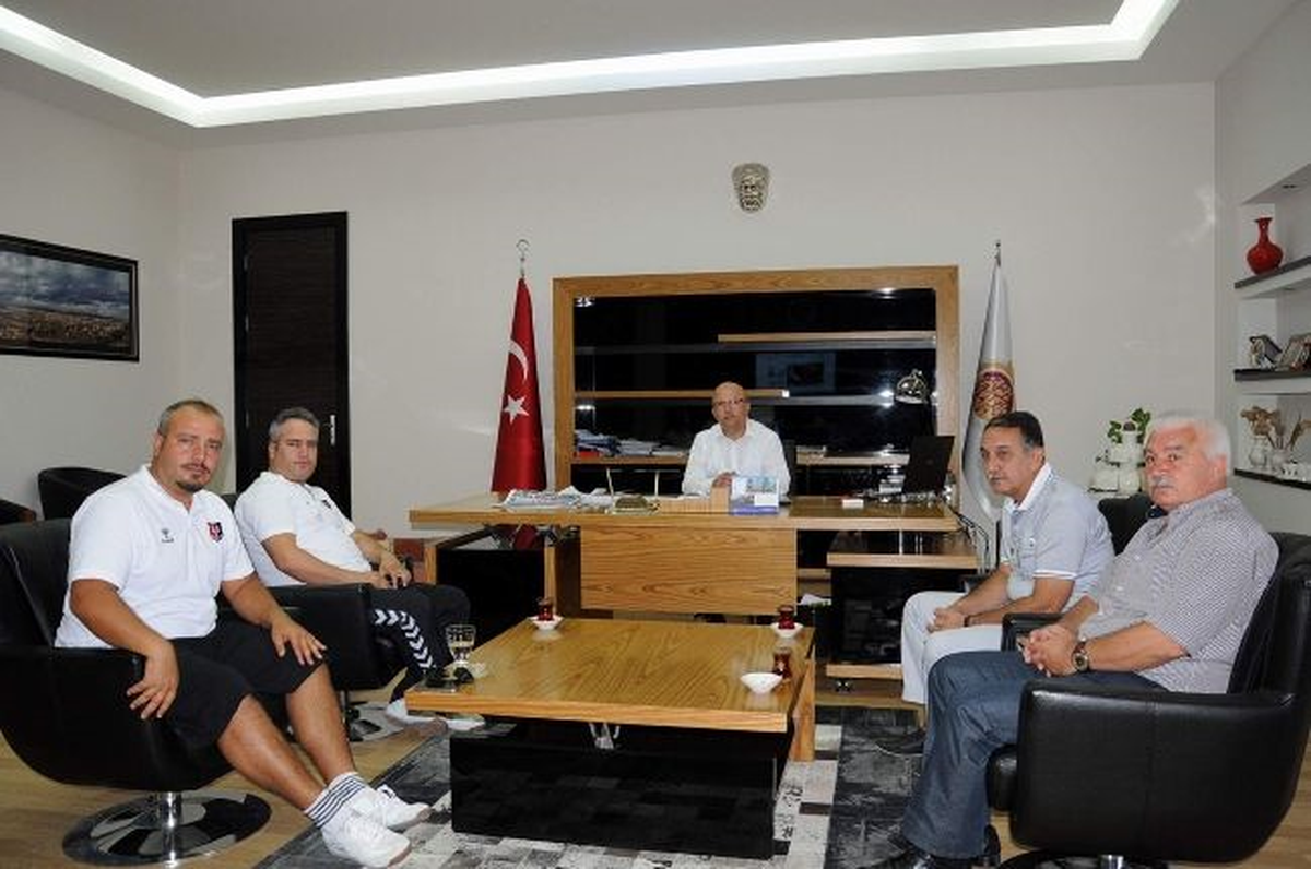 Uşak Sportif Basketbol Takımı Afyon\'da Kampa Girdi