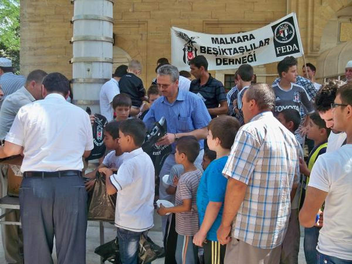 Beşiktaş Derneği\'nden, Kuran Kursu Öğrencilerine Forma