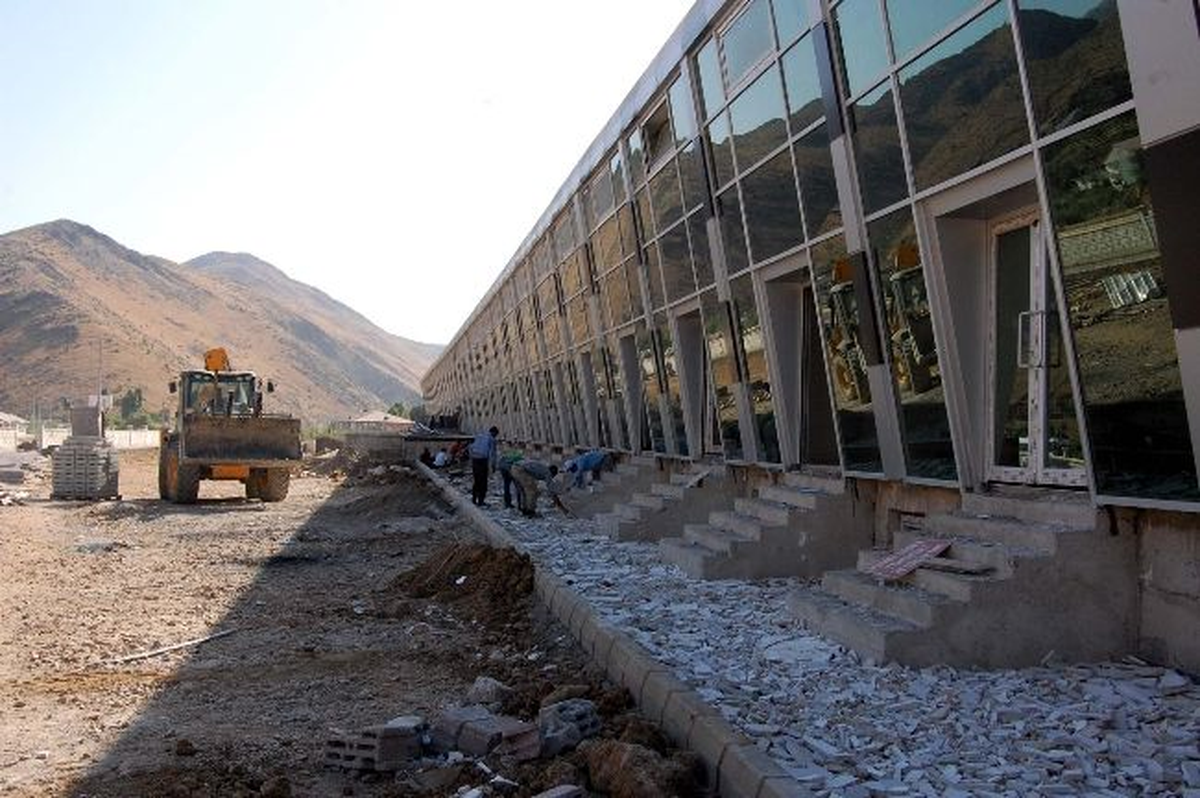 Bitlis\'te Yol Yapım Çalışmaları Devam Ediyor