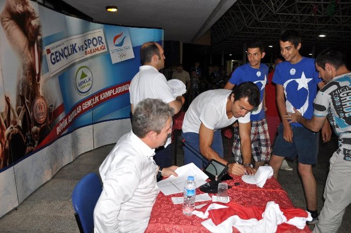 Bülent Korkmaz Kamptaki Çocuklarla Buluştu