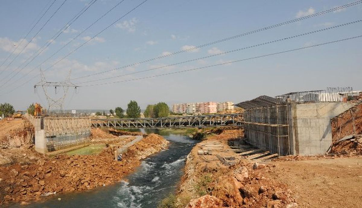 Büyükşehir\'den Düden Çayı Üzerine Köprü