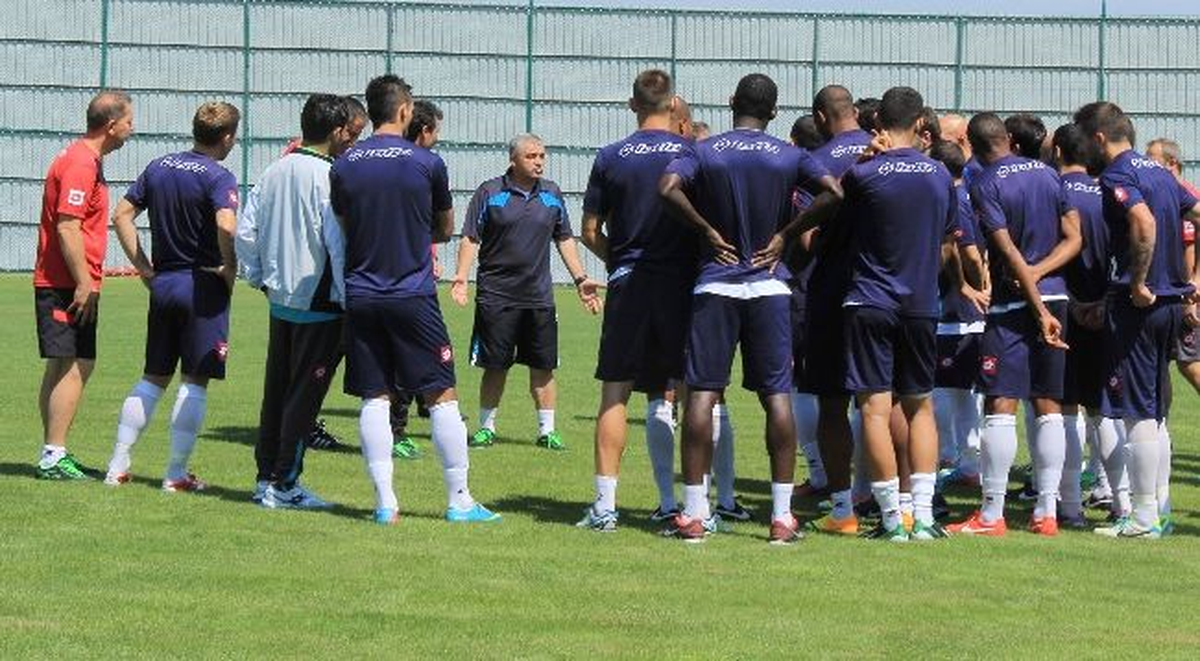 Denizlispor Gaziantep Büyükşehir Belediyespor\'a 1-0 Yenildi