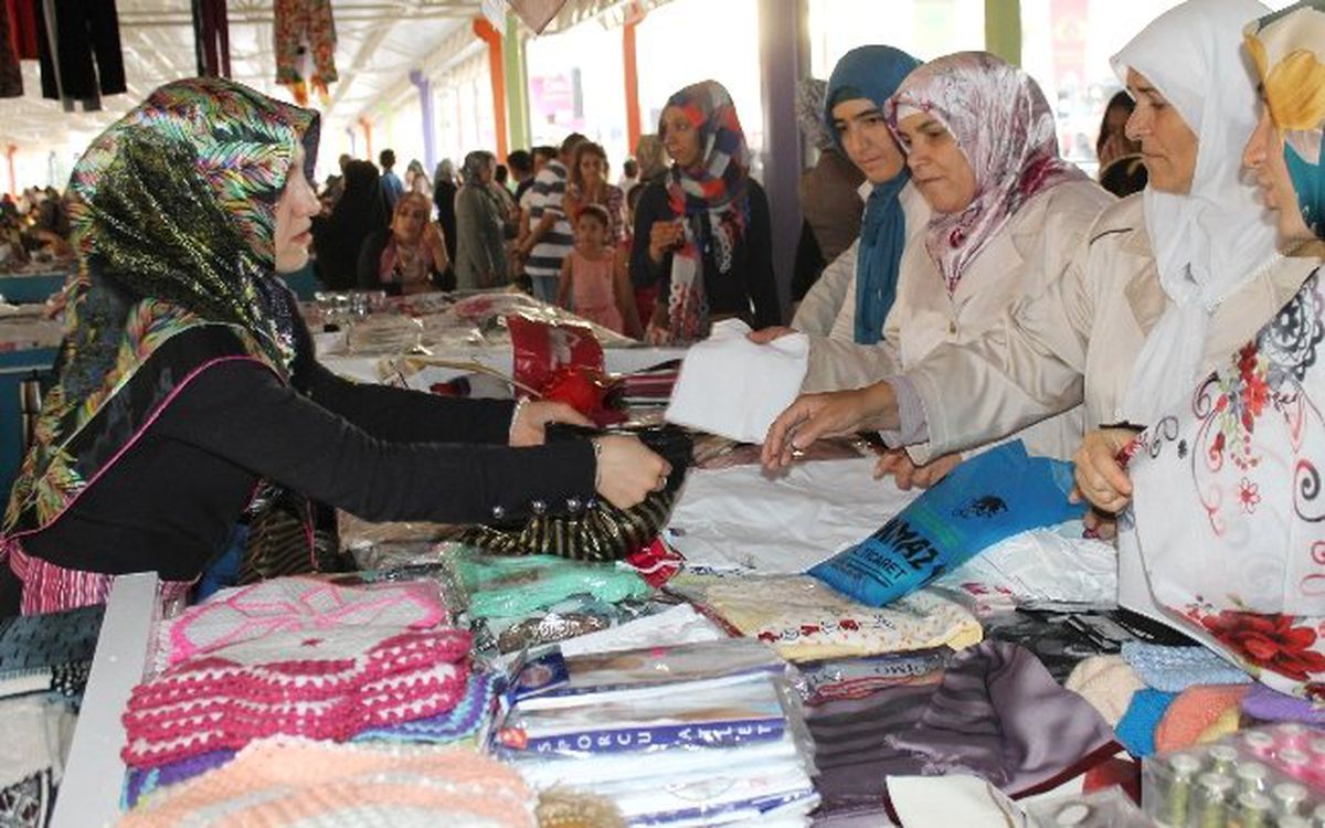Diyarbakır\'da Kadınlar İçin Pazar Açıldı