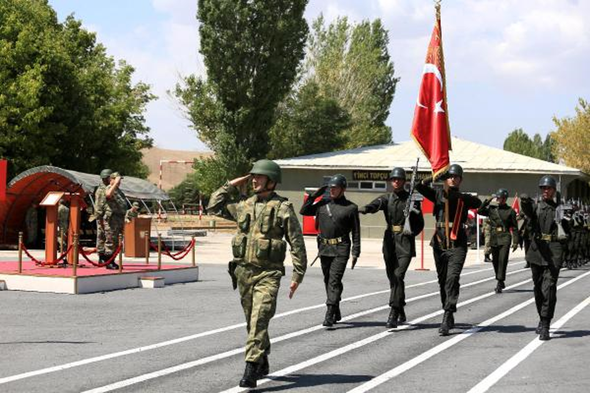 Erciş\'te Sancak Devir Teslim Töreni