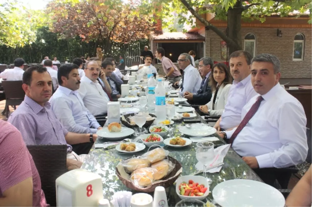 Halk Sağlığı Müdürüne Veda Yemeği Düzenlendi