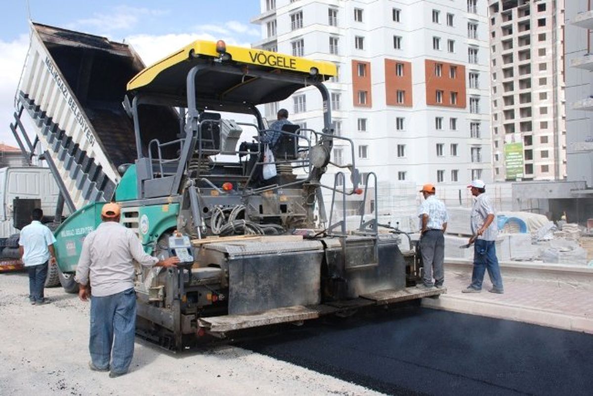 İldem Konutları Yollarında Asfaltlama Çalışmaları Sürüyor