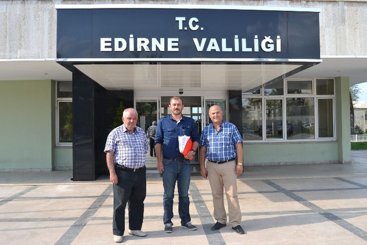 İmzalar Sahil Yolunun Asfaltlanması İçin