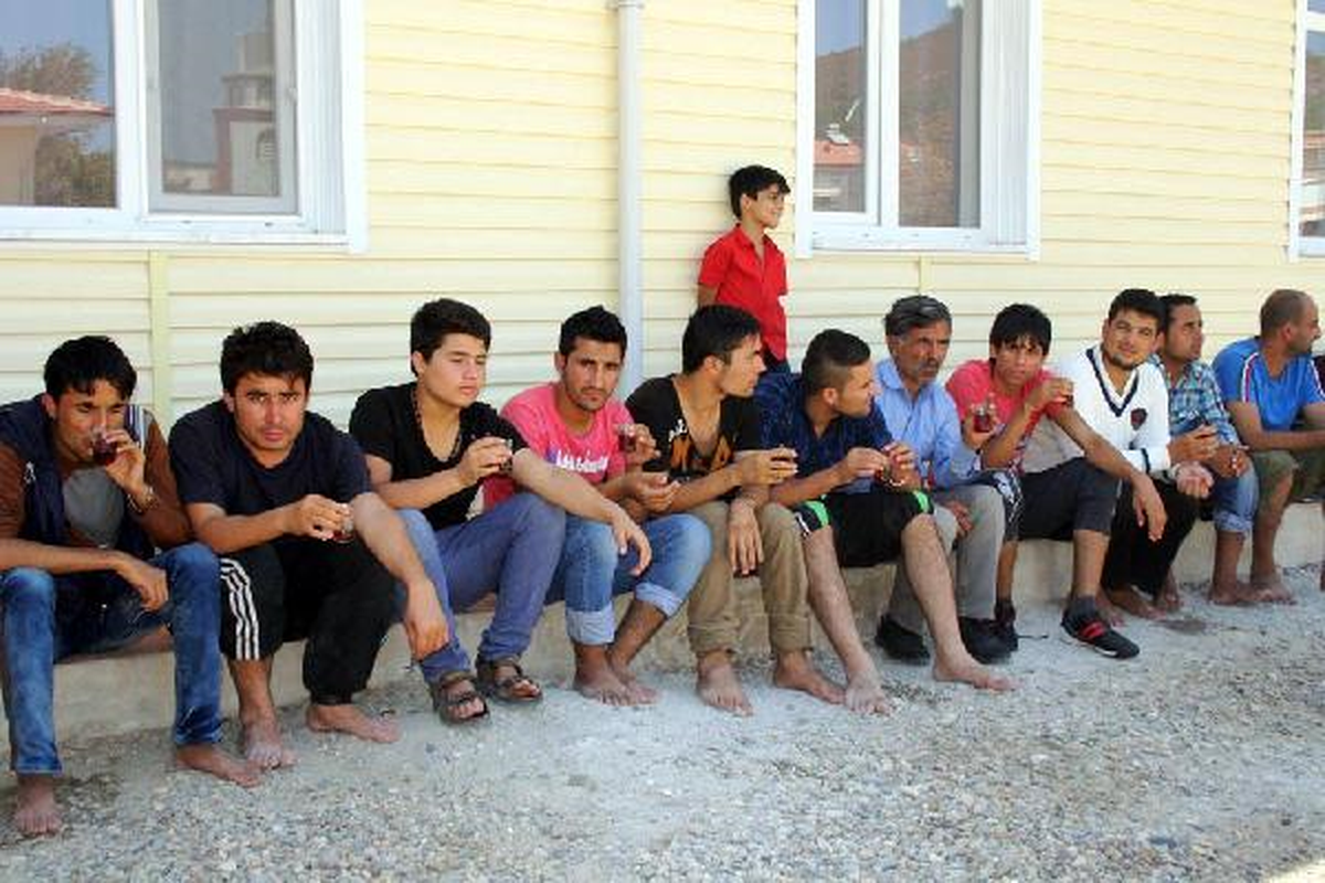 Kaçaklar Denize Açılmadan Yakalandı