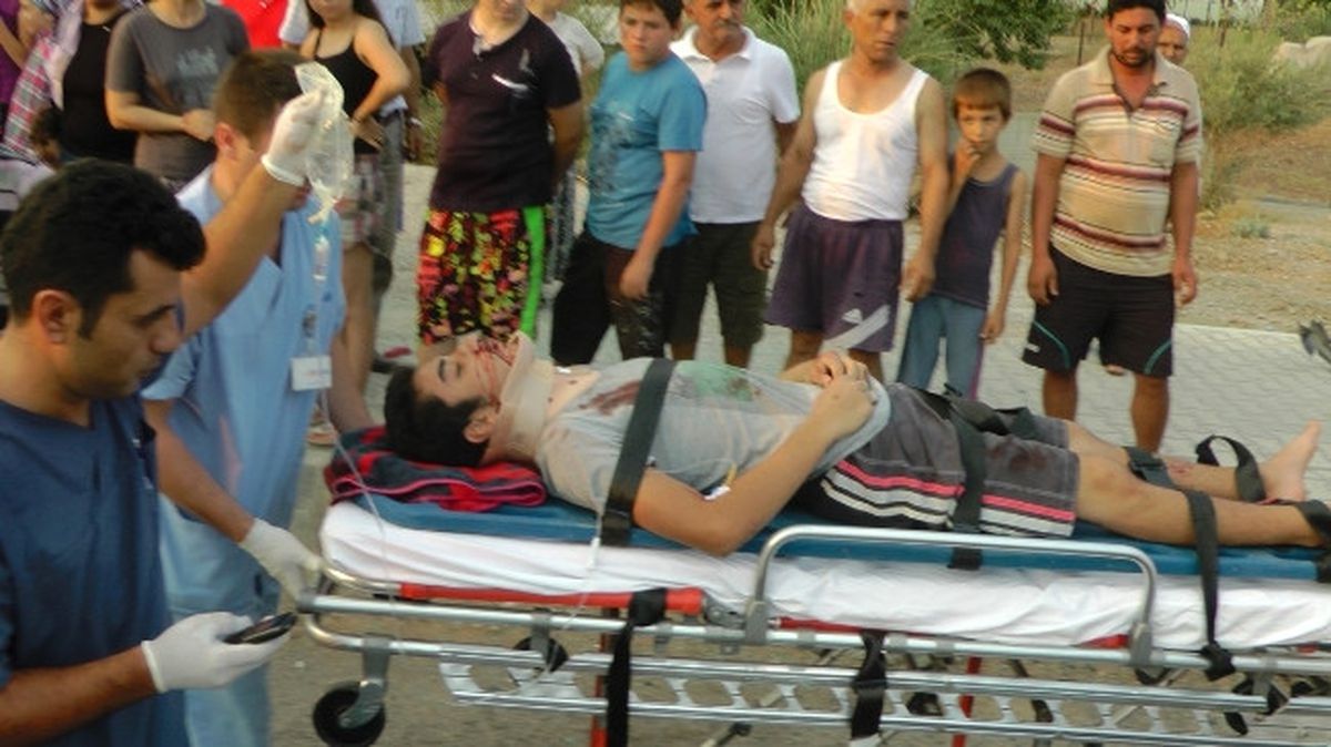 Kaldırıma Çarpan Araçta Can Pazarı; 4 Yaralı