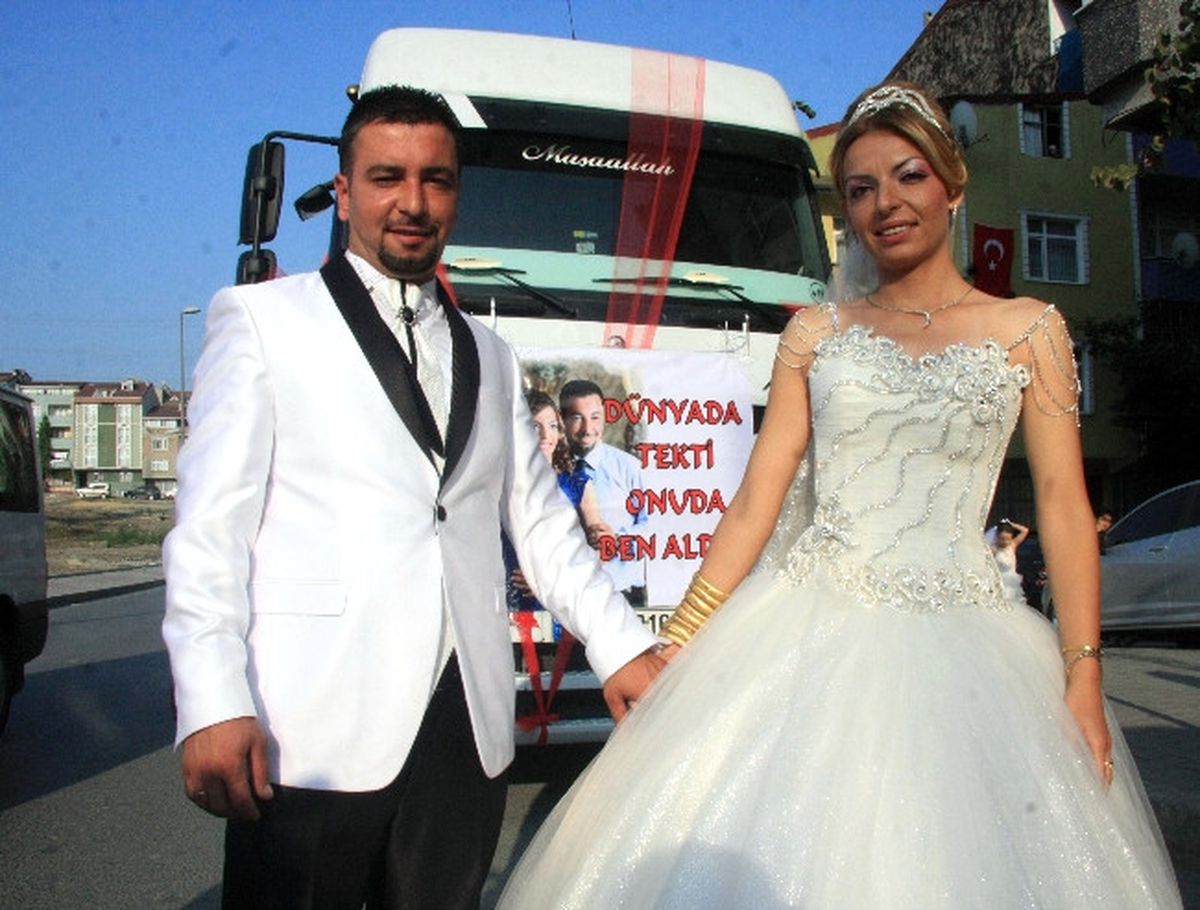 Tırdan Gelin Arabası Yaptı