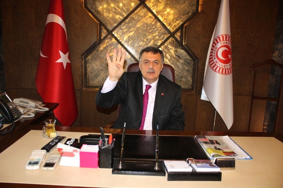 Pakdil\'den \'Rabia\' İşaretli Mesaj