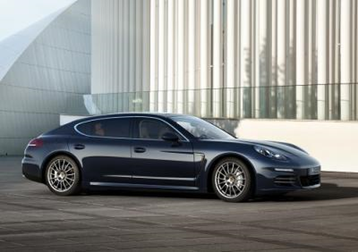 Panamera, Executive ile Geliyor