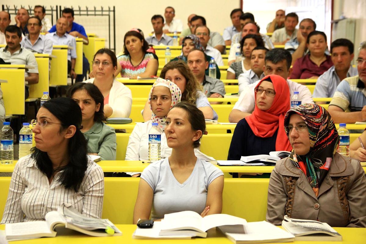 SDÜ\'de Görevde Yükselme Hizmetiçi Eğitim Programı ve Mobbing Semineri