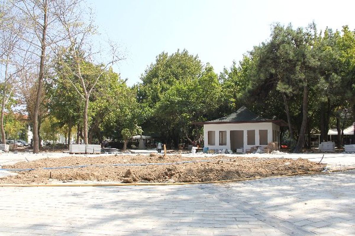 Şemsiyeli Park\'ın 1 Ay İçinde Tamamlanması Planlanıyor