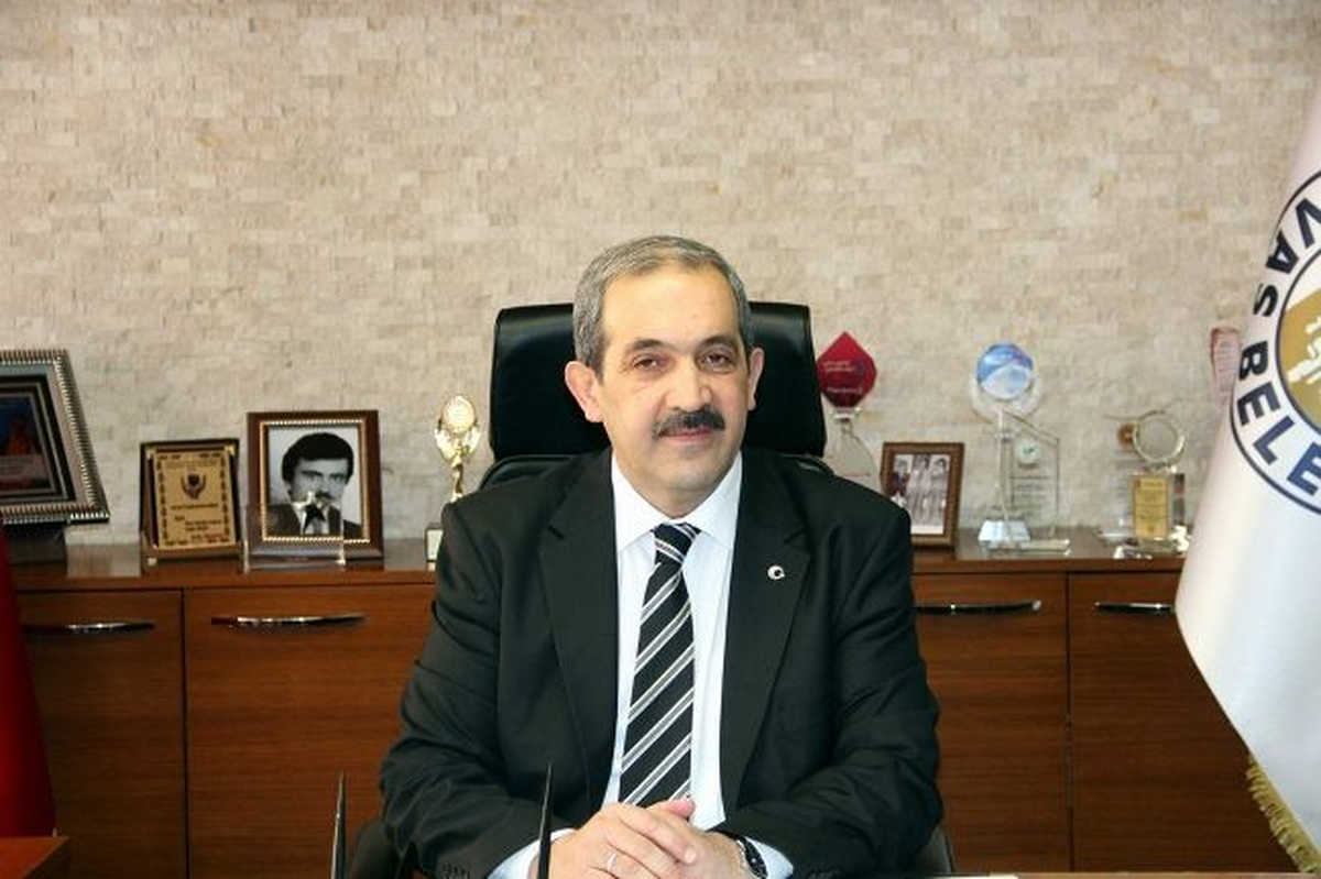 Sivas Belediye Başkanı Ürgüp, Yaz Futbol Okulu Açılışına Katıldı