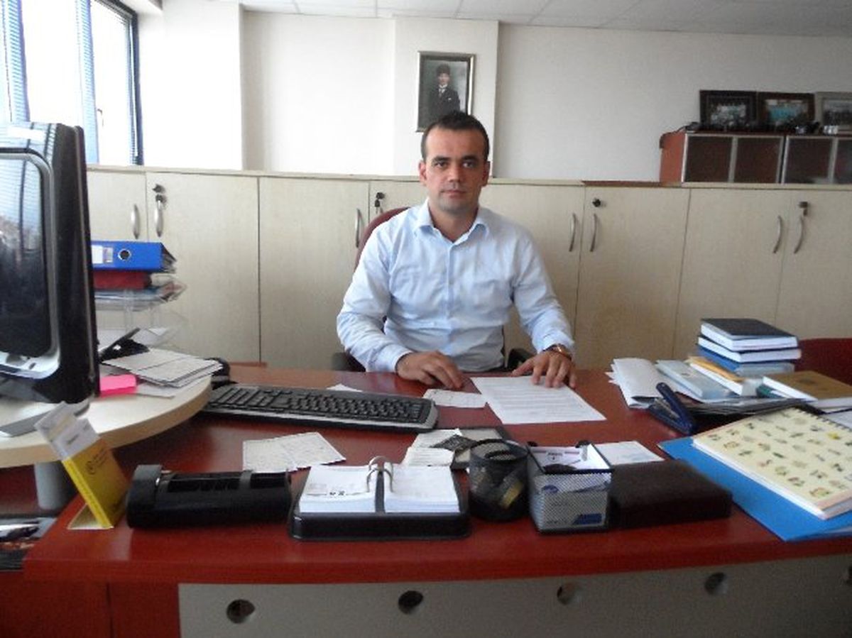 Süs Havuzunda Telef Olan Köpek İçin İzmit Belediyesi\'nden Açıklama