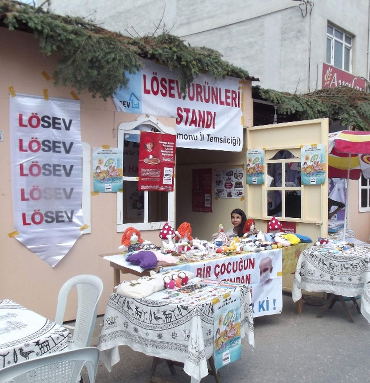 Taşköprü\'de Lösev\'in Standına Yoğun İlgi