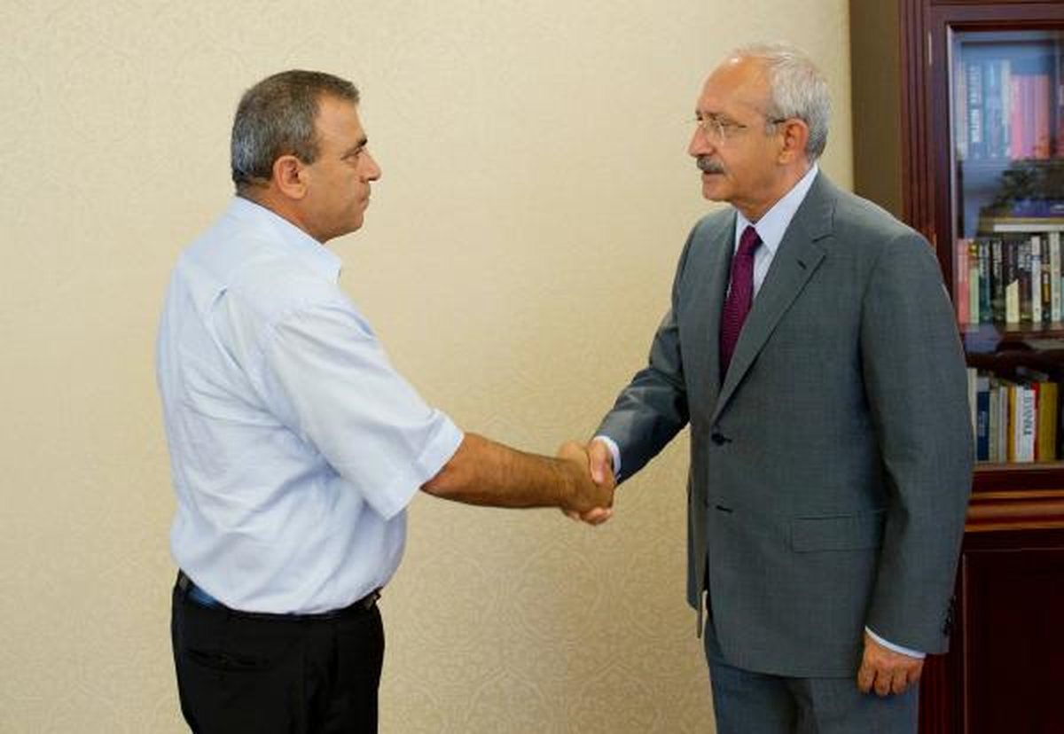 Teğmen Çelebi\'nin Babası Muharrem Çelebi, Kılıçdaroğlu\'nu Ziyaret Etti (2)