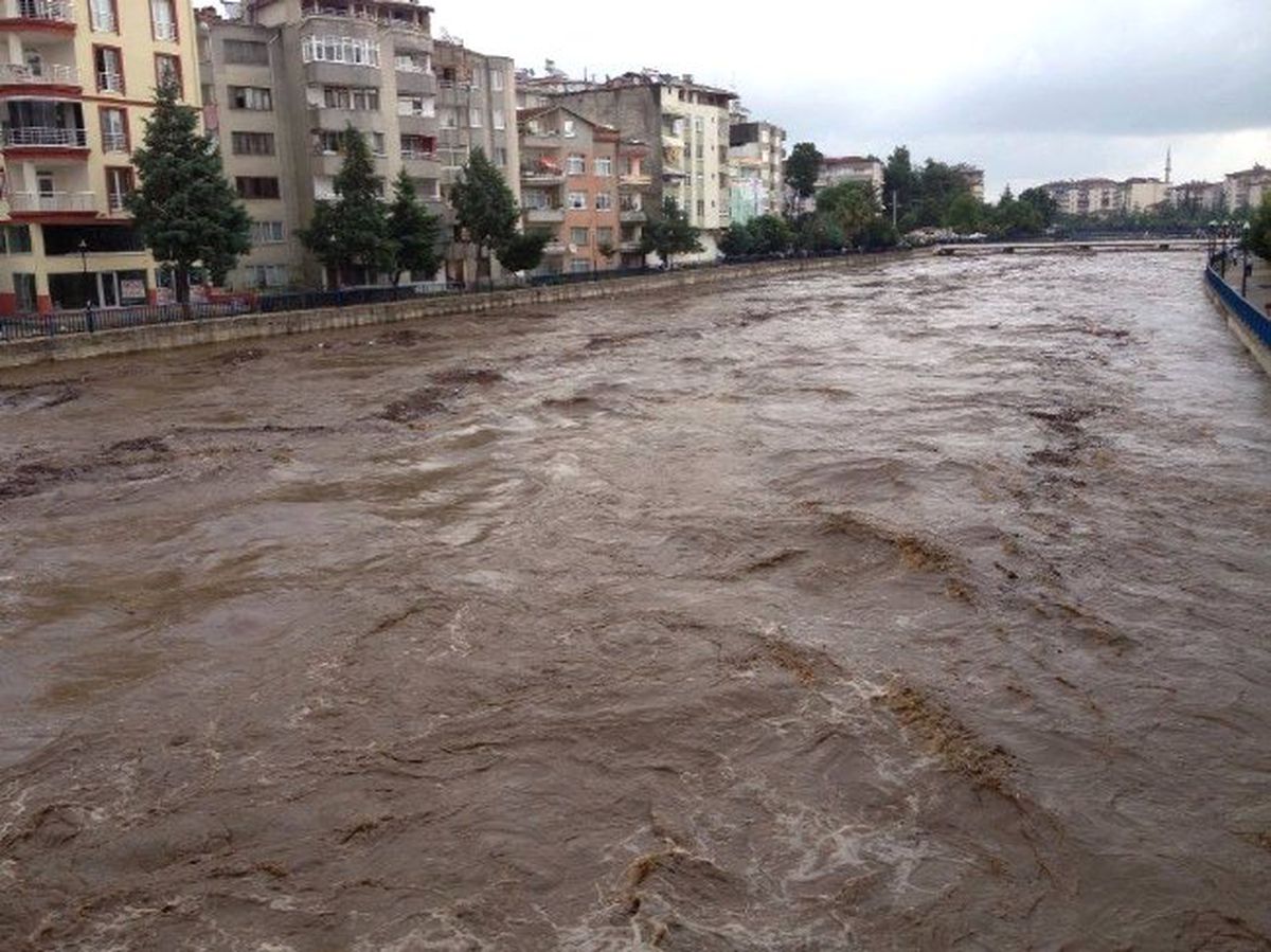 Terme Çayı Yükseldi