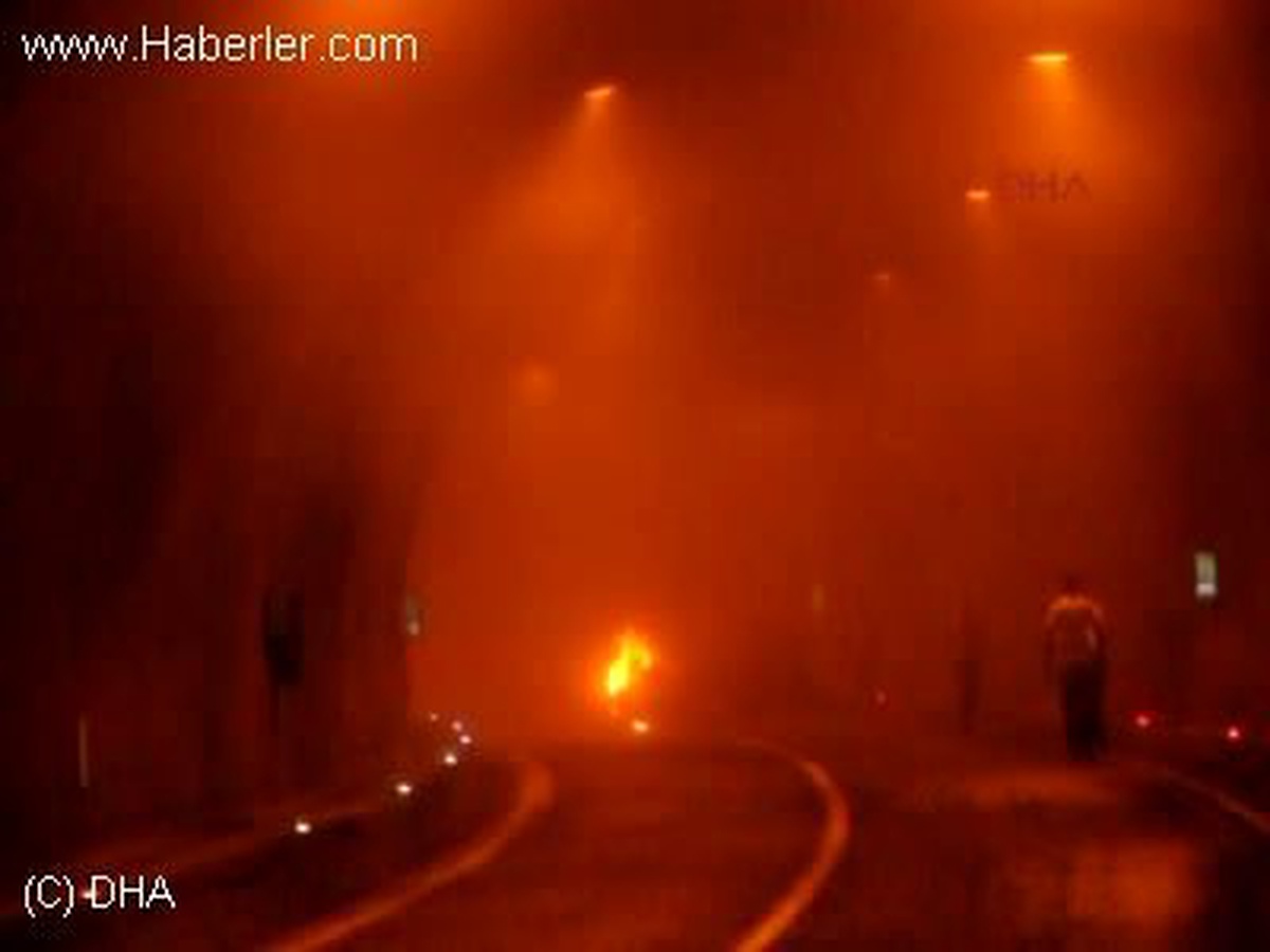 Karabük\'te Tünelin İçerisinde Takla Atan Otomobil Alev Aldı
