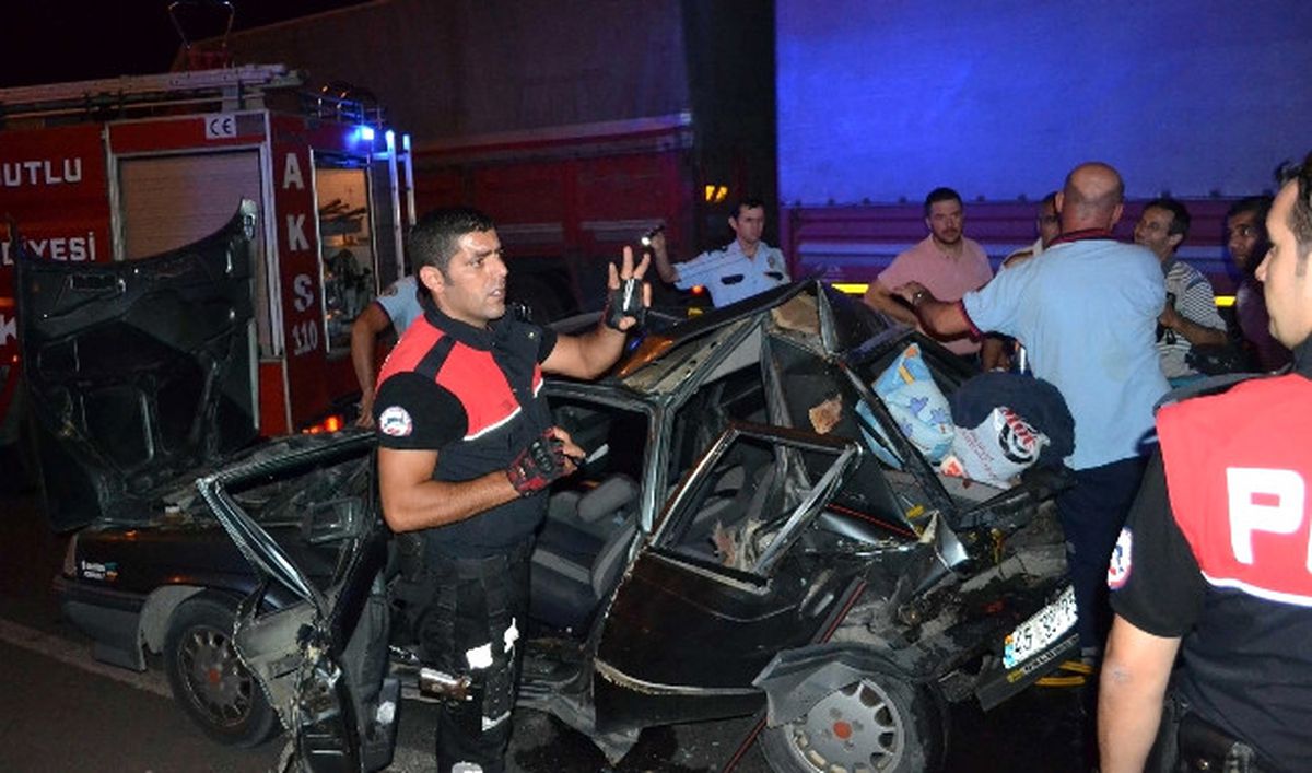 Manisa\'da Trafik Kazası: 7 Yaralı
