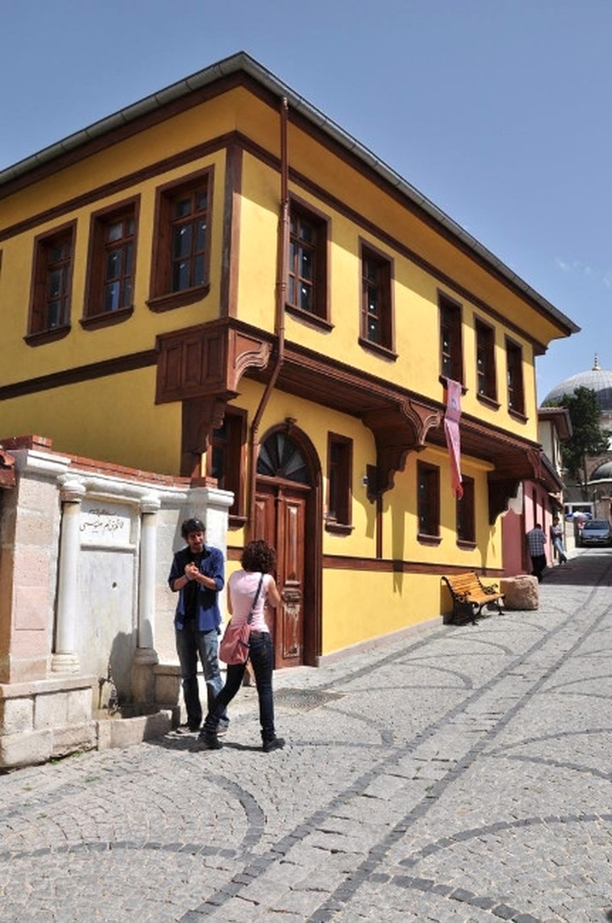 Turistlerin Tarihi Çeşme İlgisi