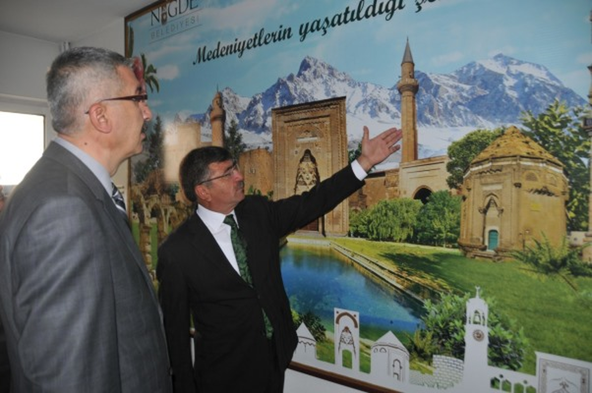 Vali Necmeddin Kılıç\'tan Başkan Faruk Akdoğan\'a Ziyaret
