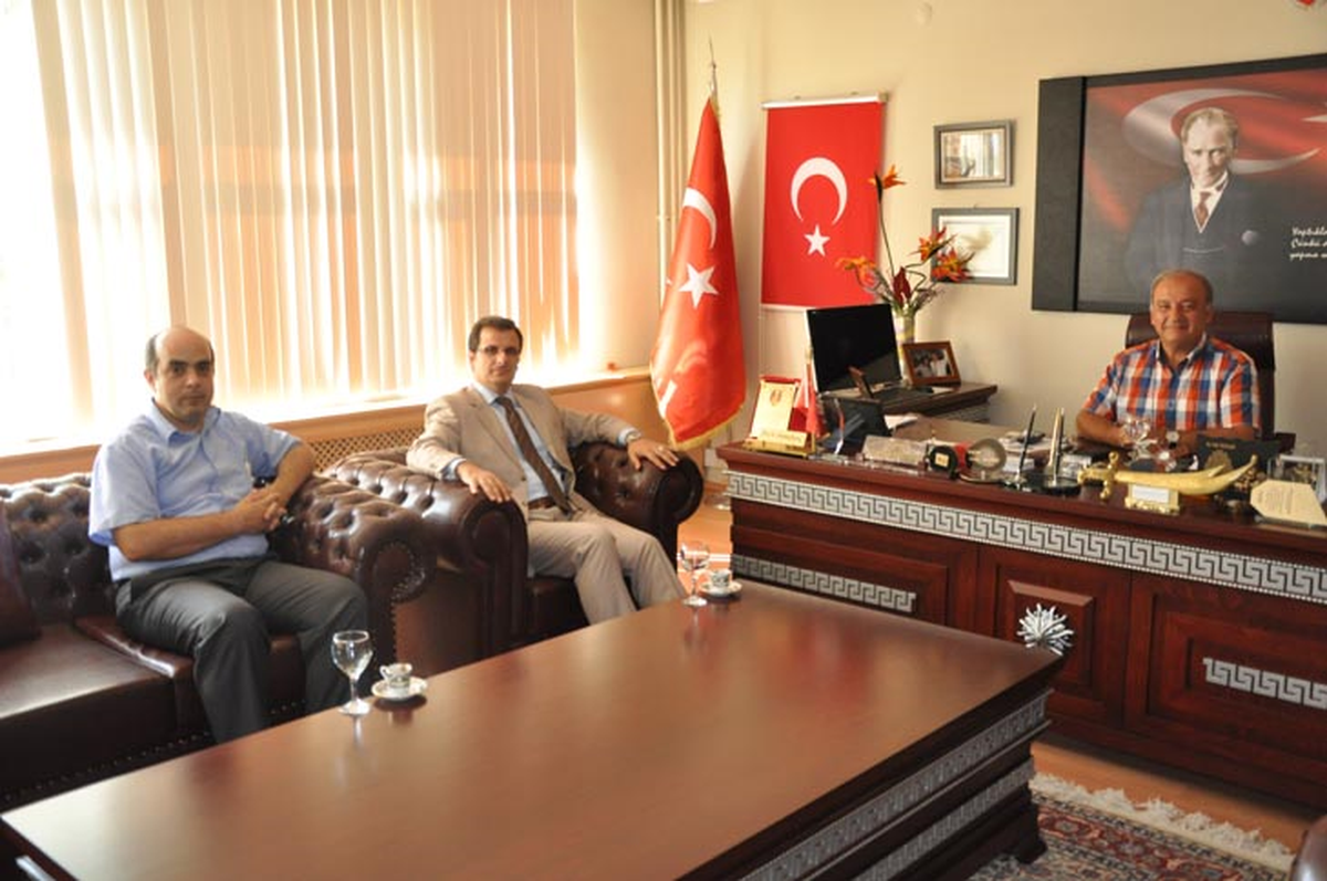 Vali Yardımcısı Ali Güldoğan\'dan Rektöre Veda Ziyareti