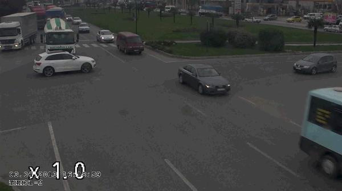 Yalova\'da İlginç Kazalar Mobese\'ye Yansıdı