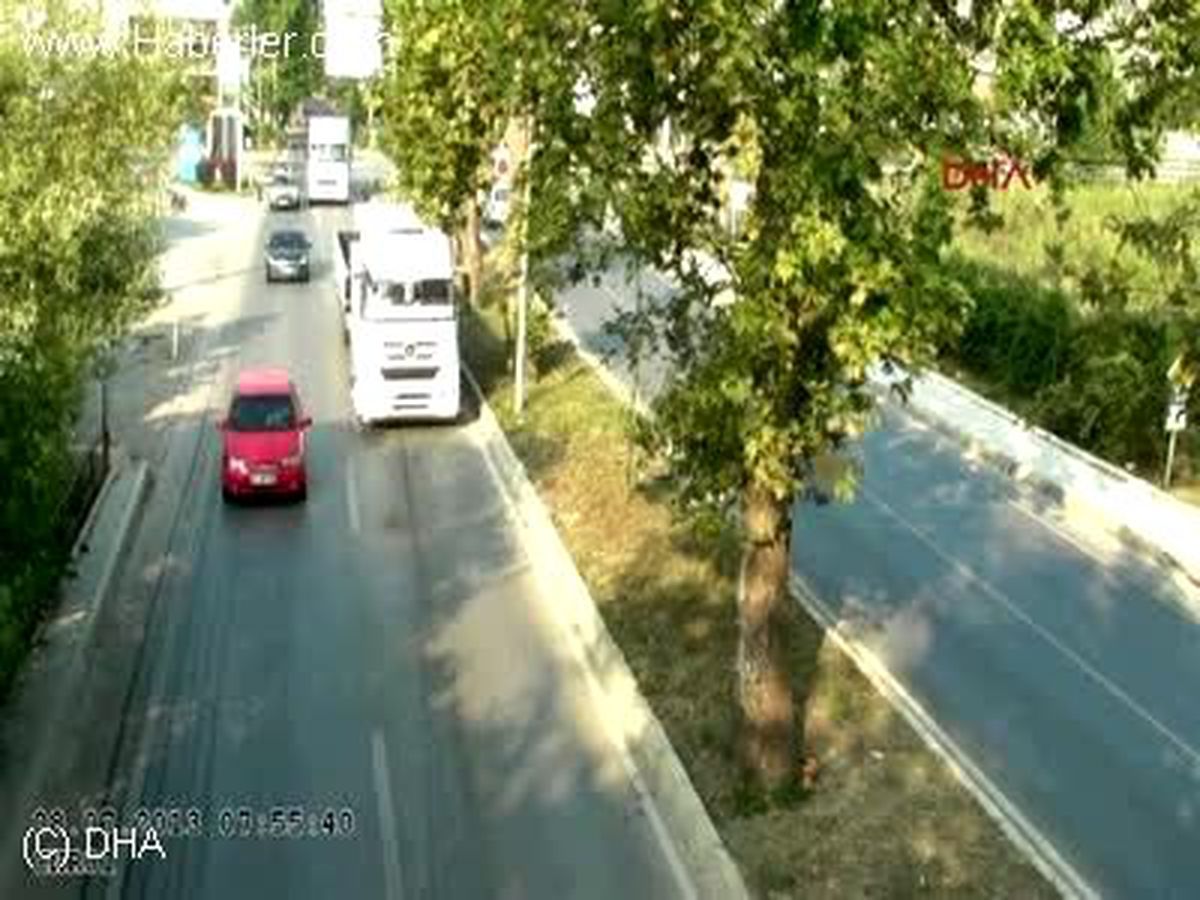 Yalova\'da İlginç Kazalar Mobese\'ye Yansıdı