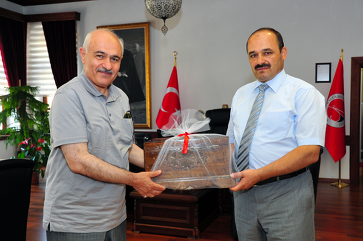 Yeni Yüzyıl Üniversitesi Rektörü Kastamonu Üniversitesi\'nde