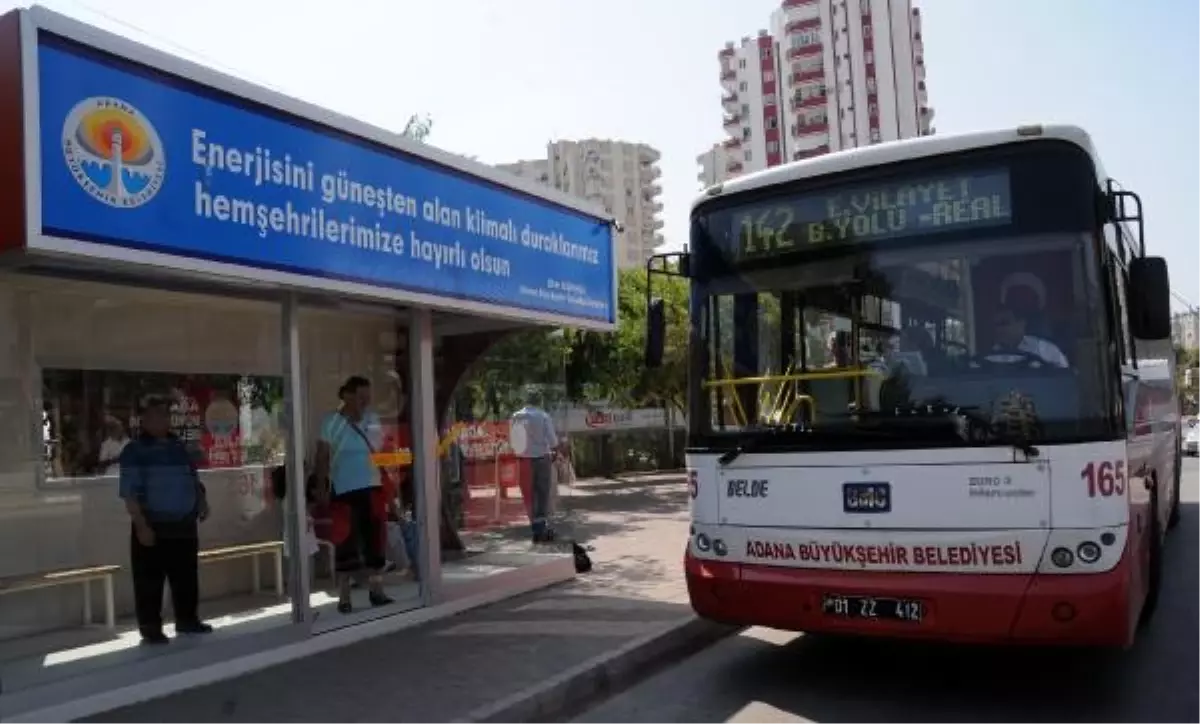 Adana\'da Sıcağa Karşı Klimalı Otobüs Durağı