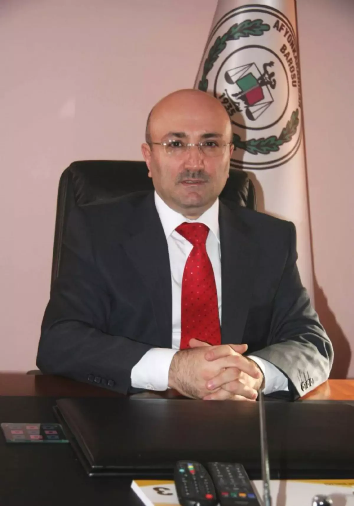 Afyonkarahisar Baro Başkanı Şahin\'den Belediye Başkanı Adaylığı Açıklaması