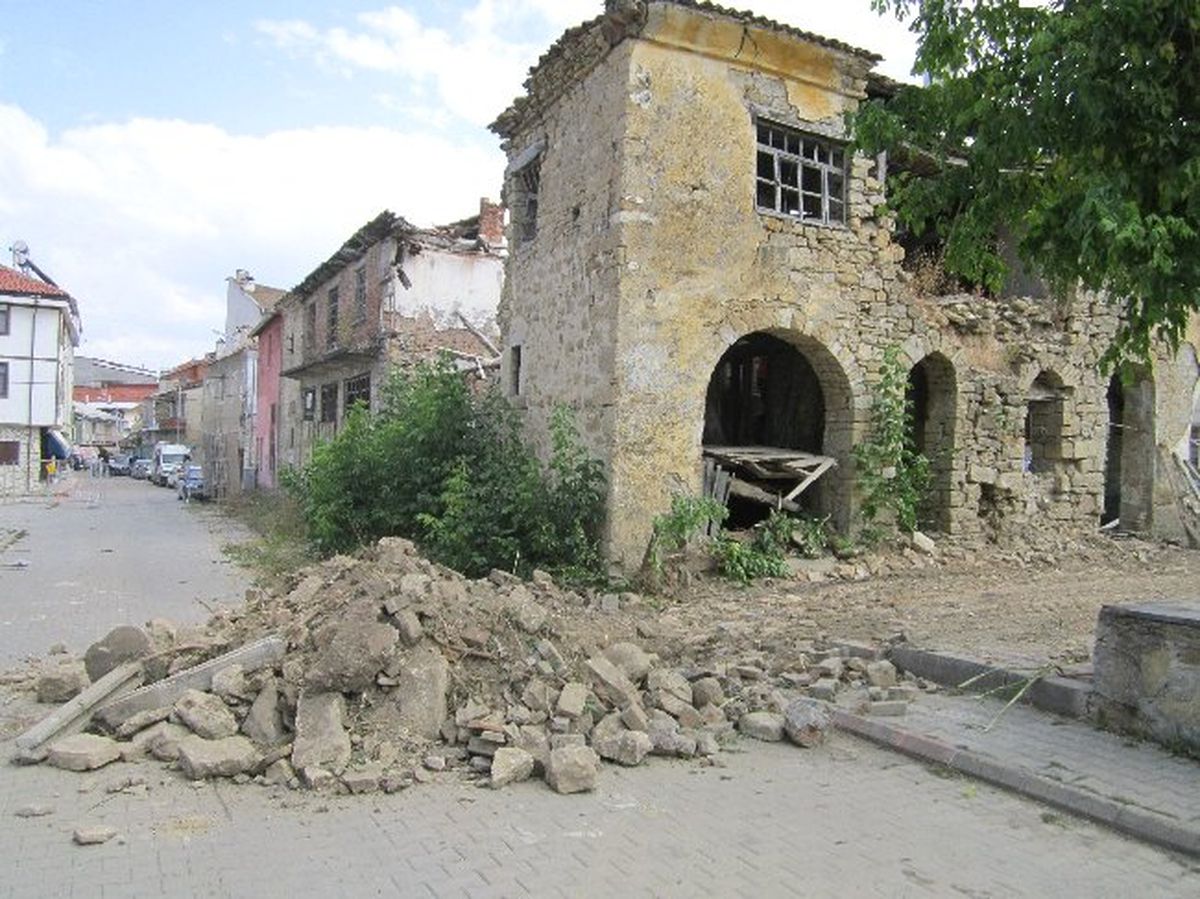 Asırlık Taşhanın Restorasyonuna Başlandı