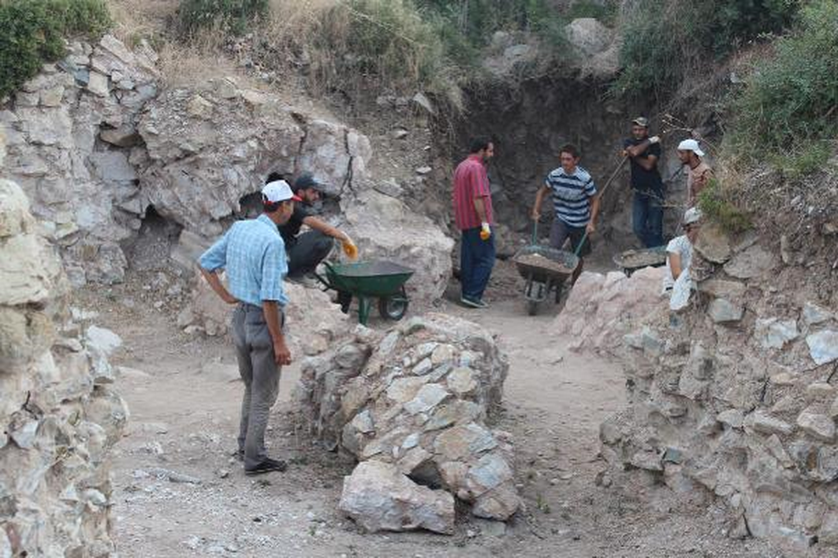 Belediyenin Gıda Yardımıyla Antik Kazı