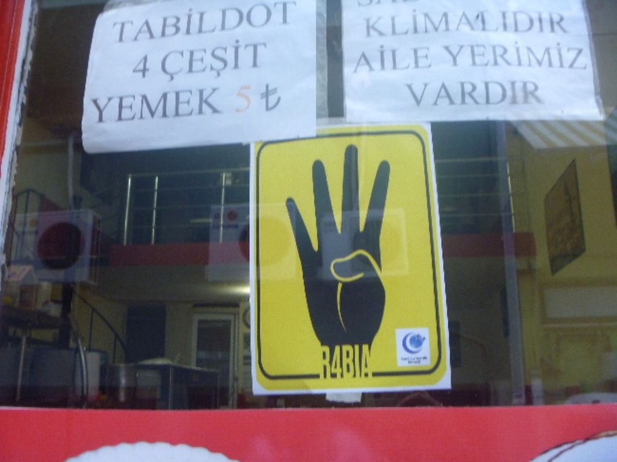 Bilecik Esnafından \'Rabia\' İşareti