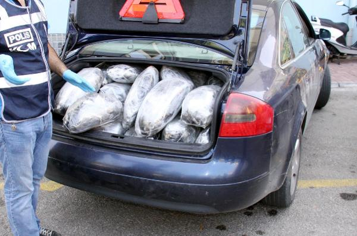 Bulgaristan Plakalı Otomobilden 79 Kilo Esrar Çıktı