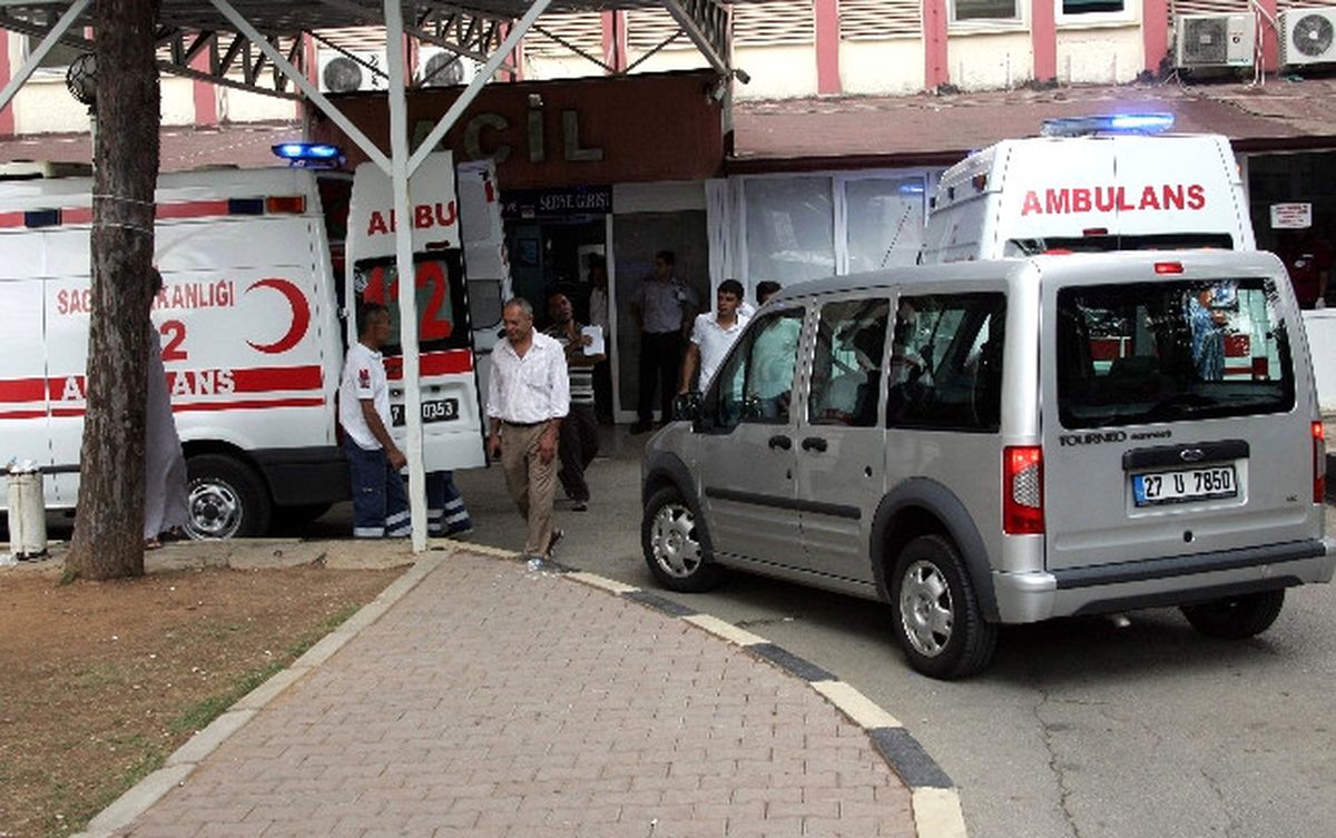Gazinatep\'te Bıçaklı ve Silahlı Kavga: 2 Yaralı