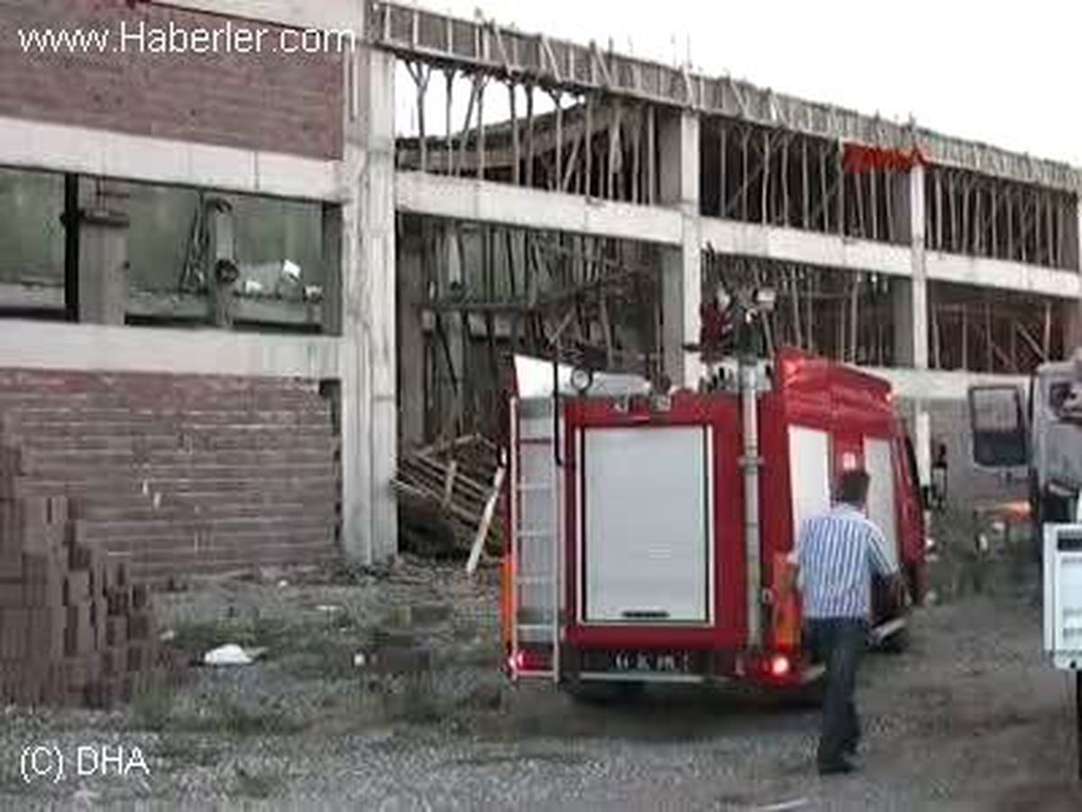 İnşaatta Kalıplar Betonla Birlikte Çöktü: 4 Yaralı
