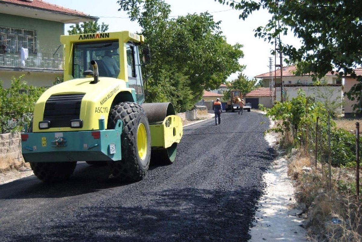 Kaman\'da Asfalt Çalışmalarını Başkan Talu Takip Ediyor
