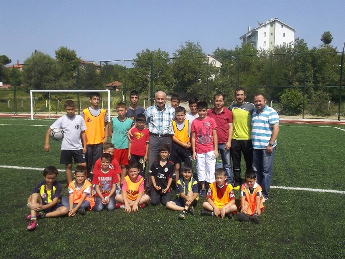 Kozcağız Belediyesinden Yaz Futbol Okulu